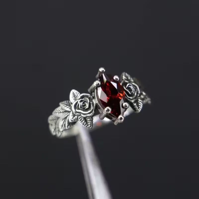 Kraprød Rose Radiance Ring