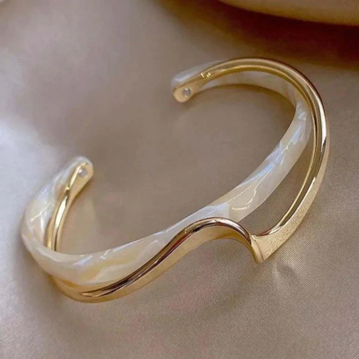 Blød Glød Opal Guld Armbånd