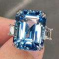 Vintage-stil ring med kubisk blå krystal