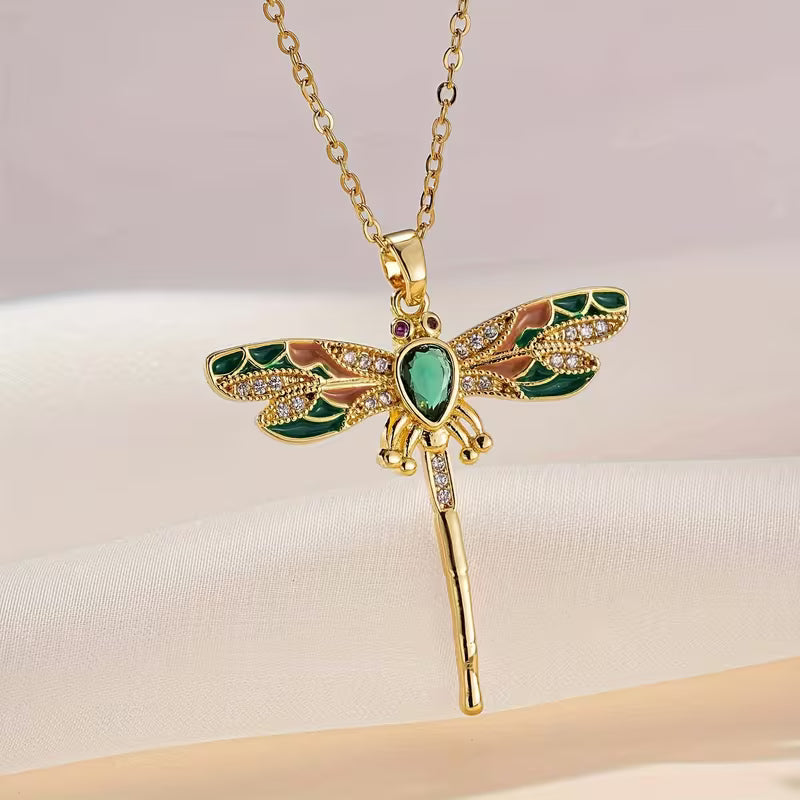Emerald Dragonfly Elegance Halskæde