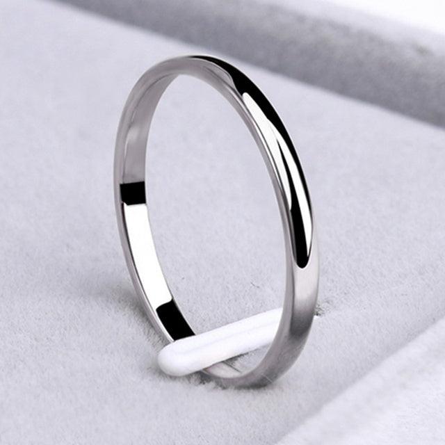 Simpelt ring lavet af guld og sølv