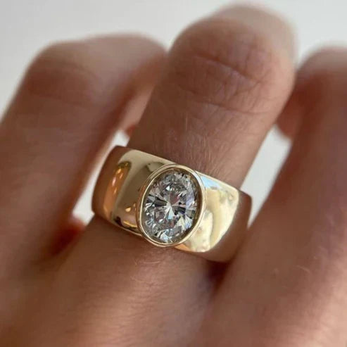 Vintage Ring med Indlagt Zirkonia i Guld