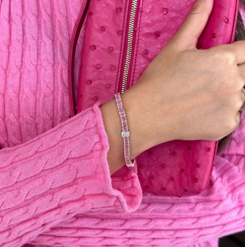 Tofarvet strålende skåret pink safir tennisarmbånd