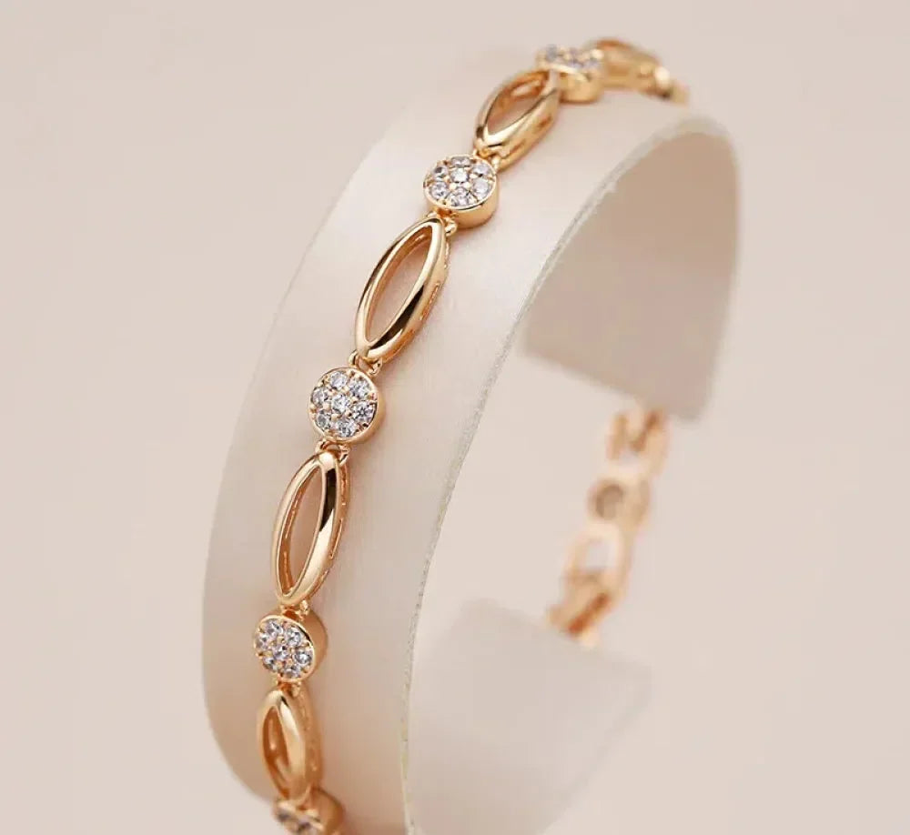 Elegant gylden zirconia armbånd