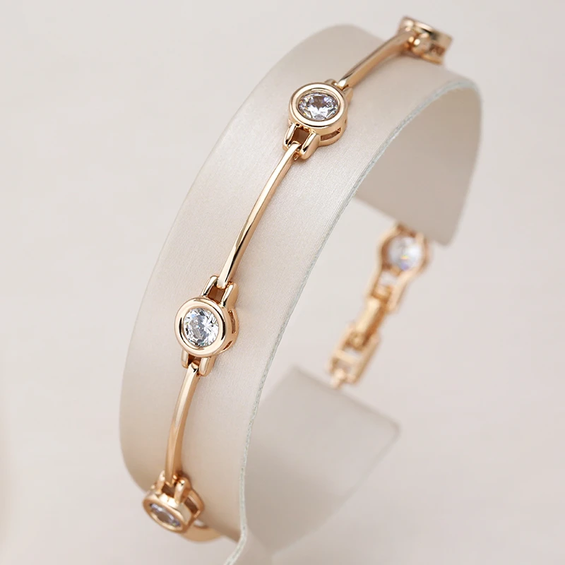 Elegant armbånd med zirkonia i guld