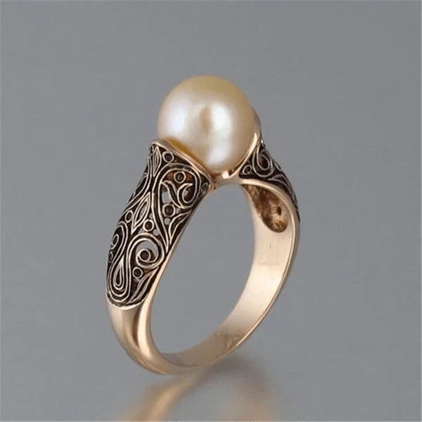 1+1 Tilbud: Elegant Guld Perleøreringe + Vintage guld ring med en fancy perle