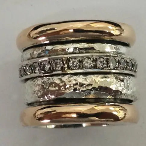 Lagdelte Tykk Guld Ring i Vintage Stil