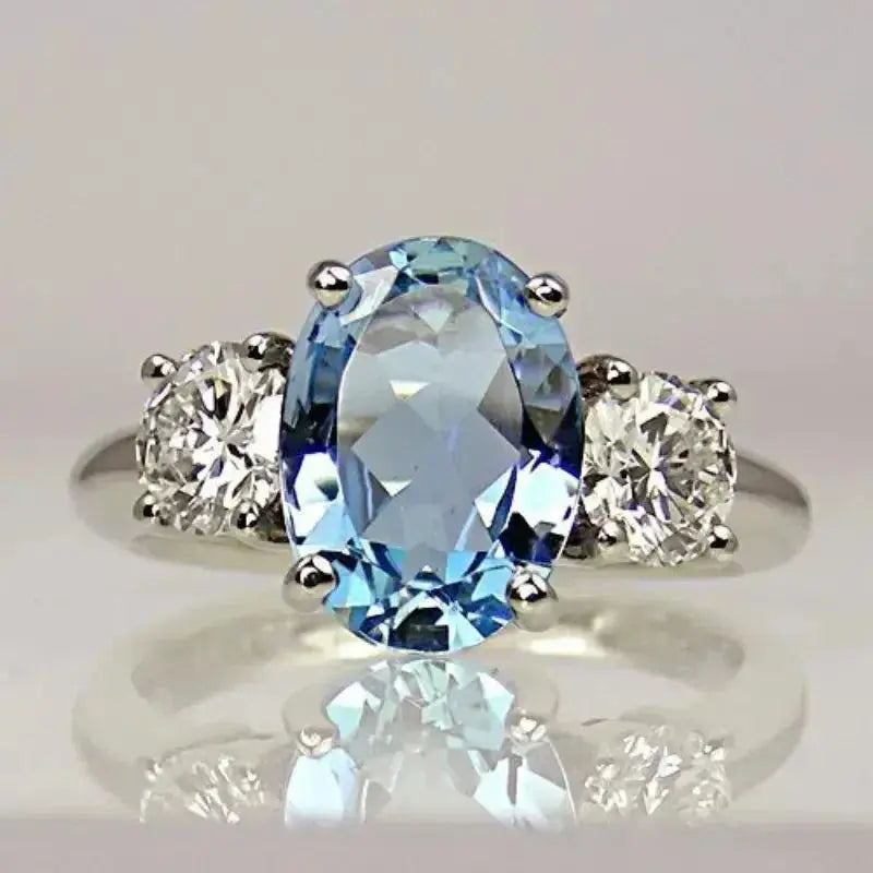 Ring med blå diamantkrystal i sølv