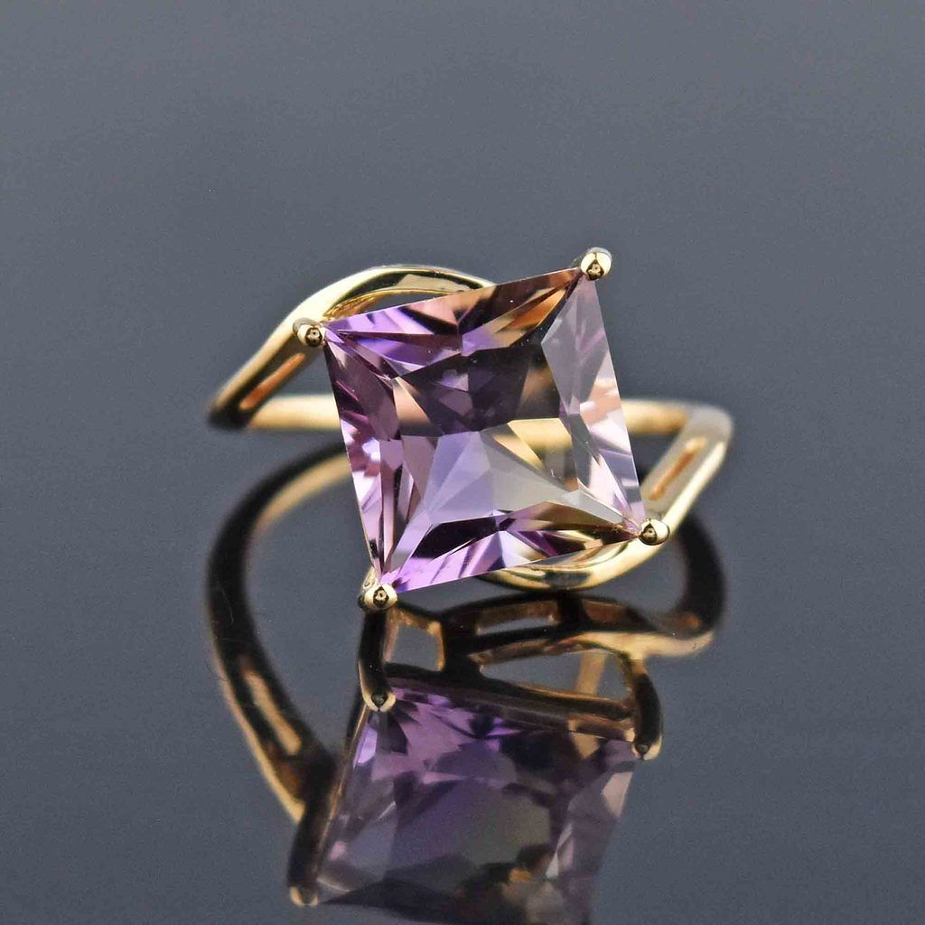 Lilla Ring med Kubisk Krystal Vintage